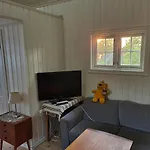 Vakantiehuis Sjarmerende Stabbur, Pa Gardstun, Perfekt For 2 Kragerø