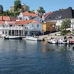 Sjarmerende Stabbur, Pa Gardstun, Perfekt For 2 Vakantiehuis Kragerø