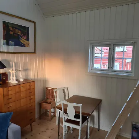 Sjarmerende Stabbur, Pa Gardstun, Perfekt For 2 Semesterbostad