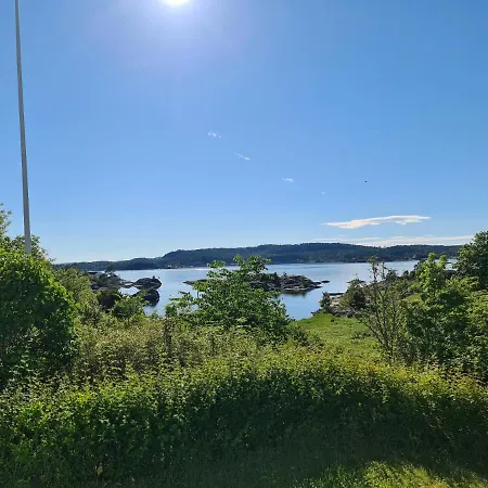 Sjarmerende Stabbur, Pa Gardstun, Perfekt For 2 Kragerø