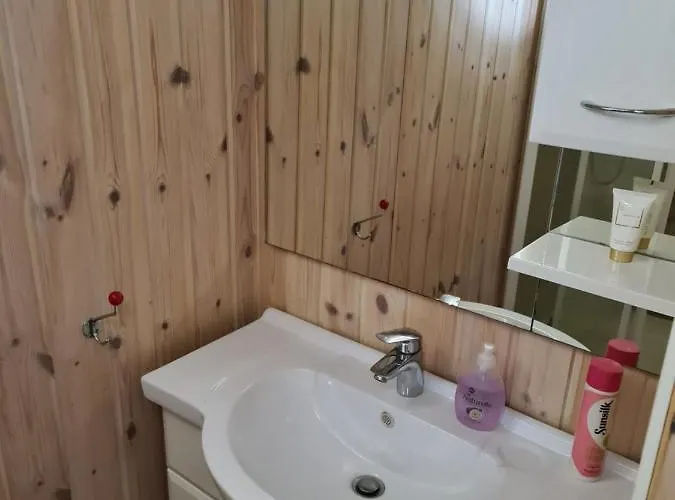 Casa de Férias Sjarmerende Stabbur, Pa Gardstun, Perfekt For 2
