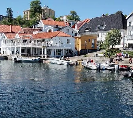 Sjarmerende Stabbur, Pa Gardstun, Perfekt For 2 Casa de Férias Kragerø